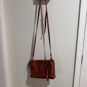 Chic Tan Leather Crossbody Bag